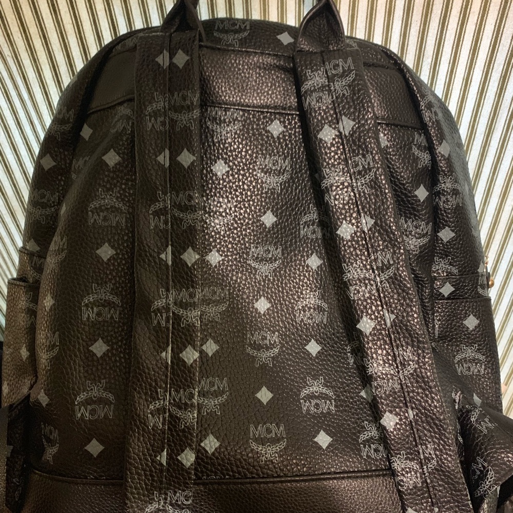 Black mcm backpack - Picture 4 of 4